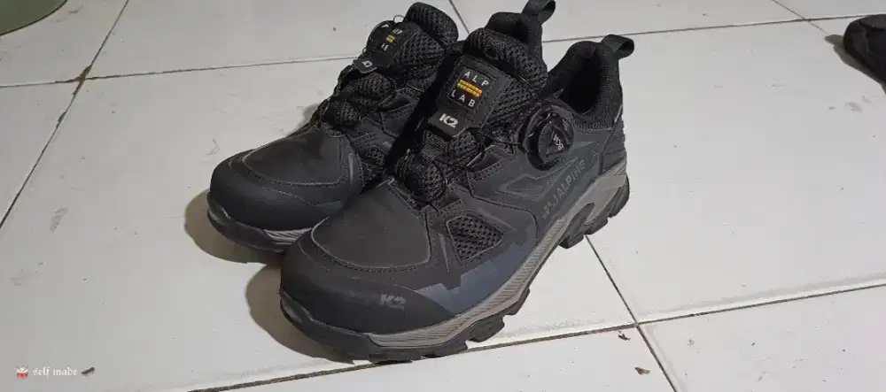 Sepatu Gunung K2