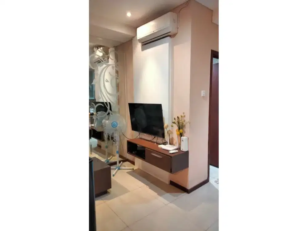 Sewa Apartemen 1BR Thamrin Residence Full Furnish - View Pool Best Unit, Cuma 7.5 Juta!