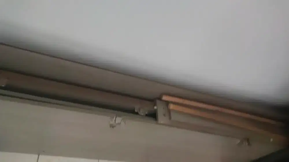 Lemari 3 pintu slider