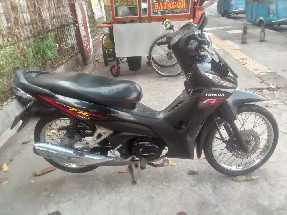 HONDA REVO FIT THN 2019 HITAM MESIN HALUS PAJAK HIDUP SURAT LENGKAP