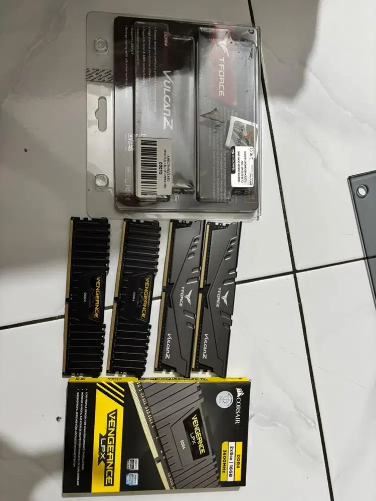 Ram Corsair 2 x 8 gb 3600mhz dan Ram T force 2 x 8 gb 3600 mhz