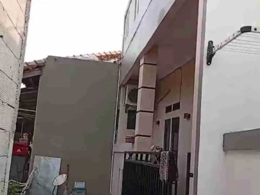 Di jual rumah 2 lantai kokoh permanen di pondok kacang timur Tangerang selatan