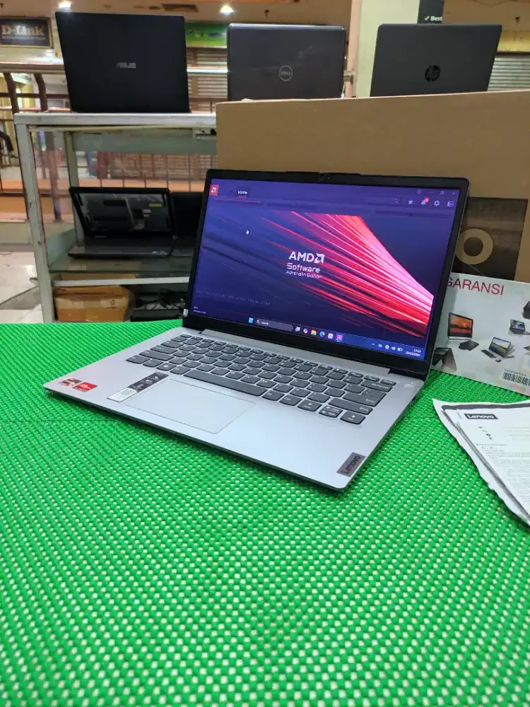 Lenovo Slim 1 amd Ryzen 3 7320U VGA 2GB 8gb ddr5 512gb nvme 14fullset