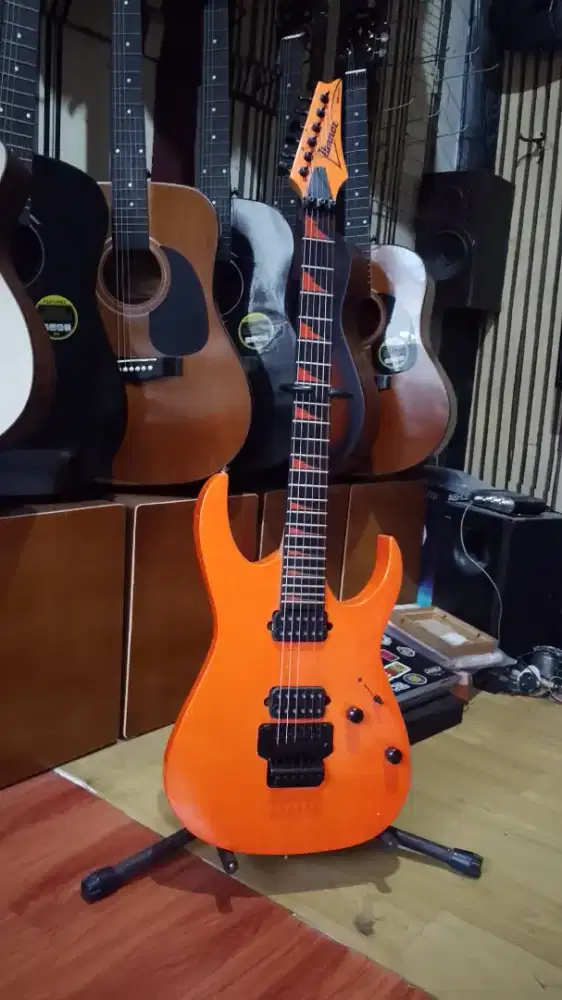 Gitar listrik seken kaya baru mulus