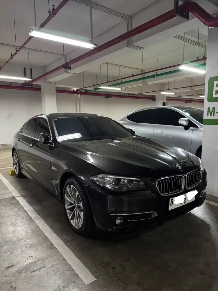 BMW F10 FACELIFT SEDAN LUXURY BENSIN AT