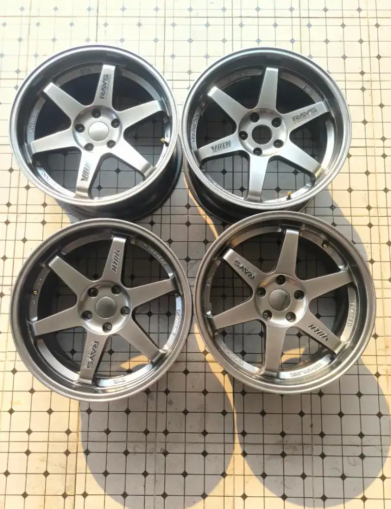 Dijual Velg Ring 18 TE 37 (Replica) PCD 5*114.3