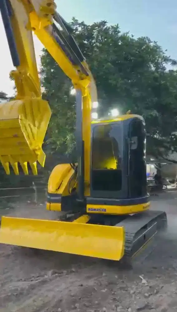 Dijual Komatsu PC75UU-3