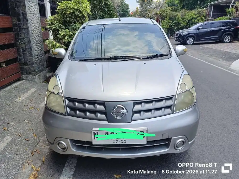 Nissan Livina 2010 Bensin