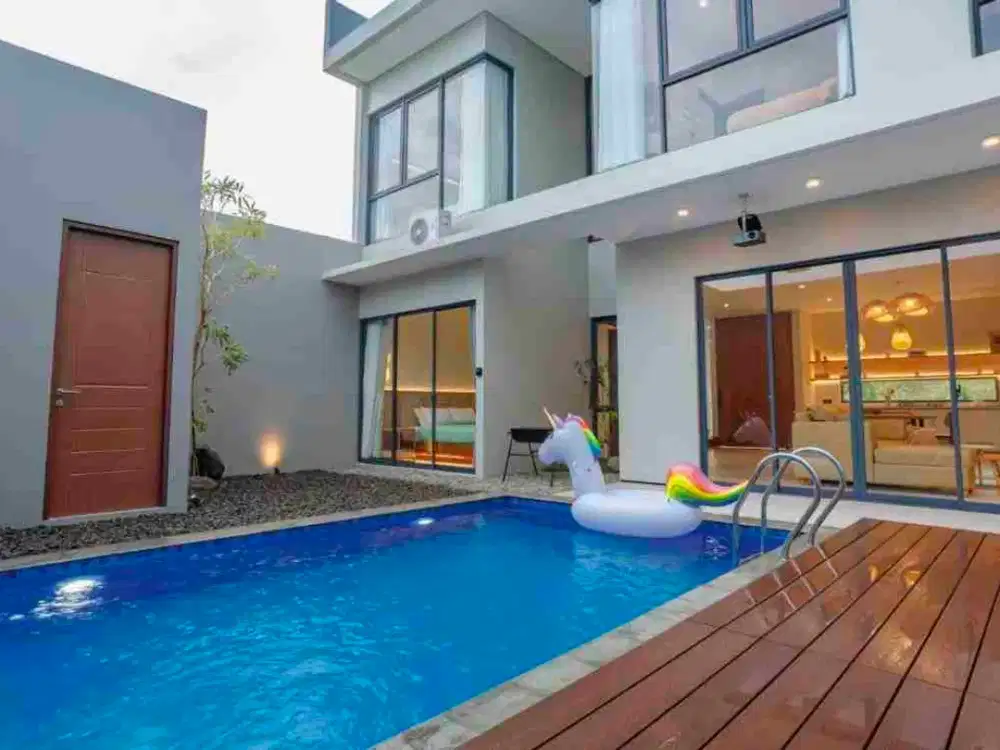 Di jual rumah cantik firnished desain kayu di setra duta lengkap Dengan private pool