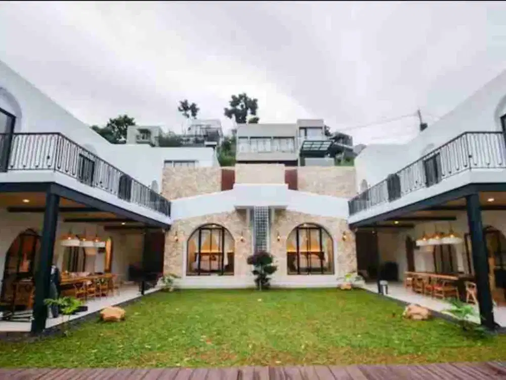Di jual Villa mewah di Dago lengkap dengan private pool