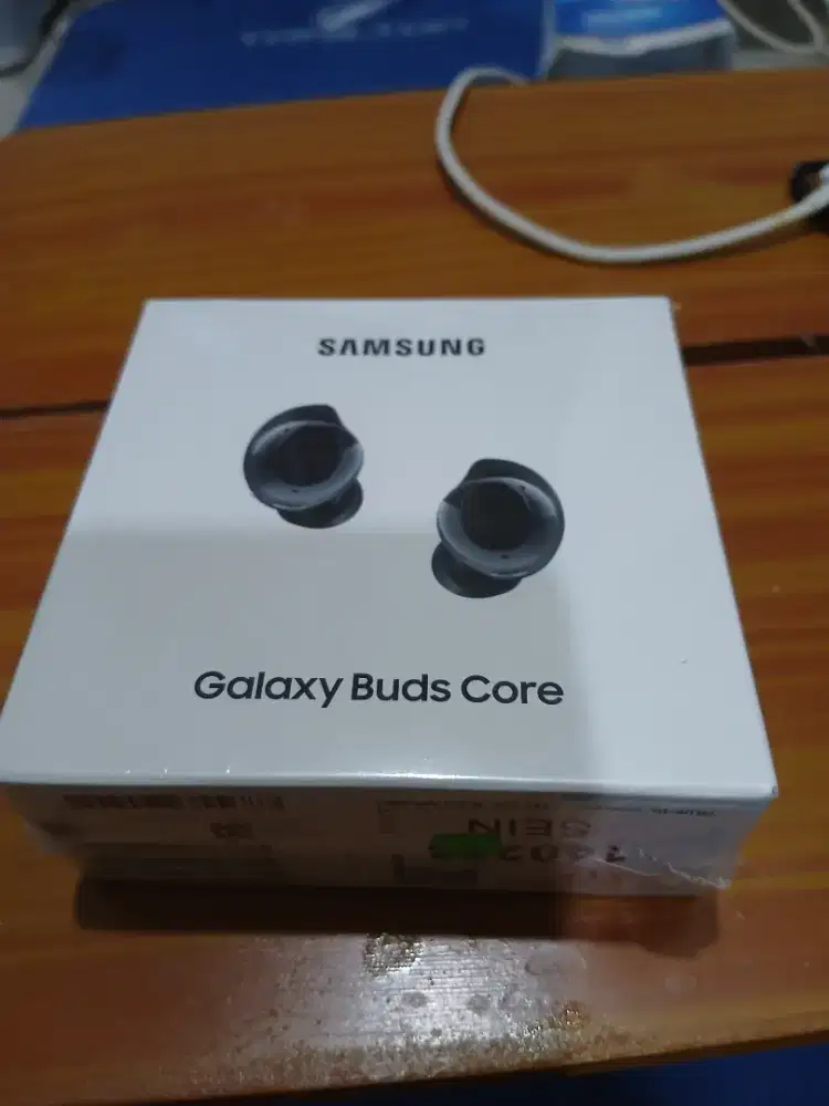 Galaxy bud core