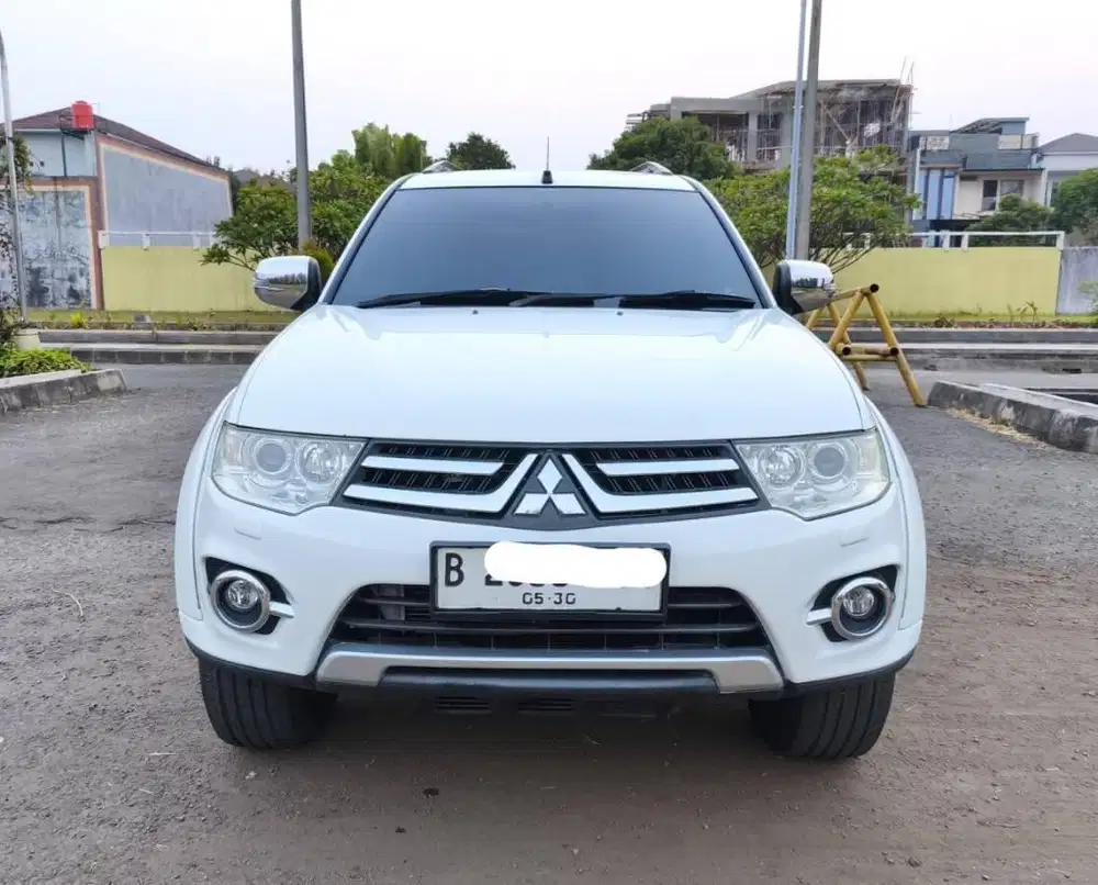 Mitsubishi Pajero Sport Dakar VGT Turbo Diesel AT 2015 Pribadi tgn 1