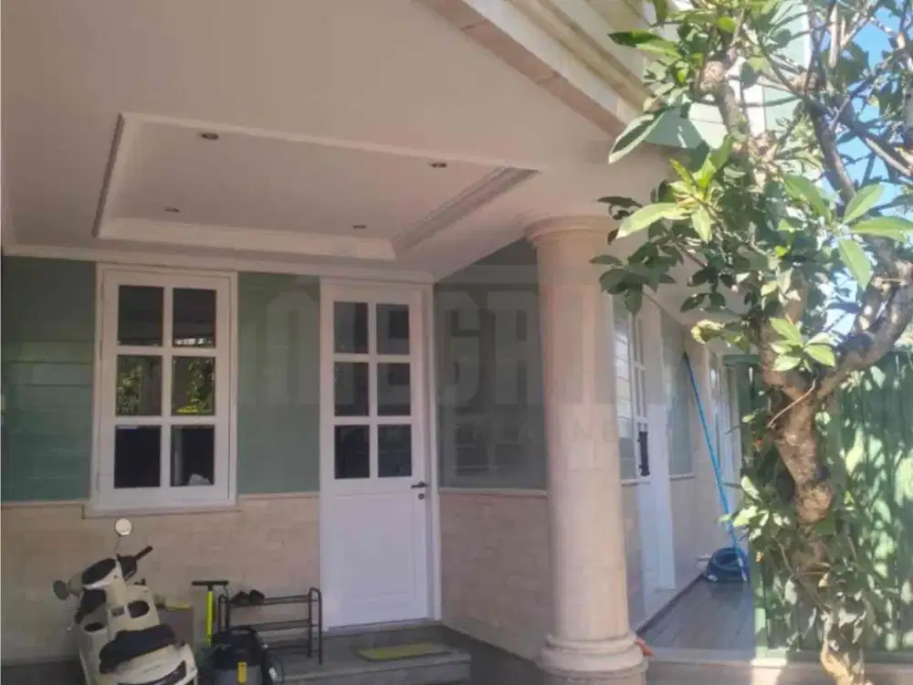 Dijual / disewakan Villa di dekat semer Canggu
