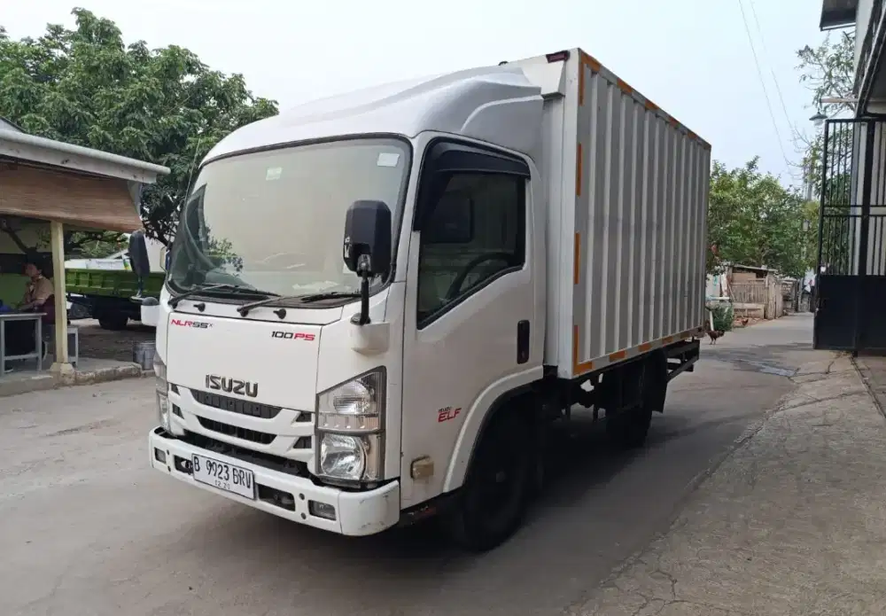 Isuzu Elf Engkel Box Th.2017 Giga Short 4 Roda elf engkel