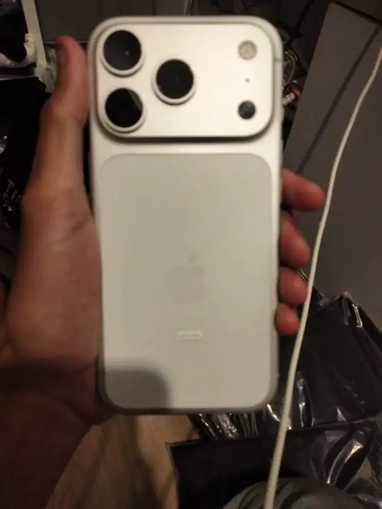 17 PRO 256gb SILVER IBOX