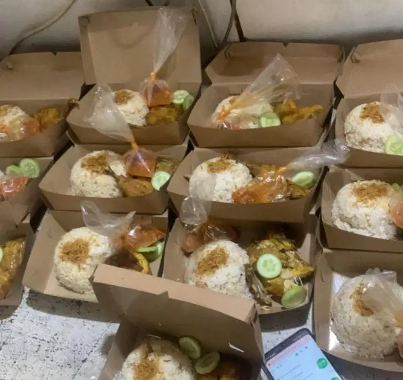 Dibutuhkan karyawan Jaga Outlet Ayam Gepuk Cabe Ijo