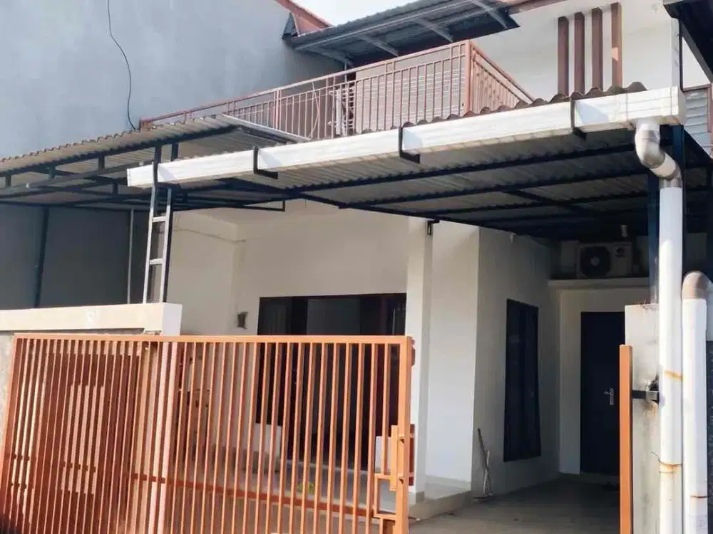Rumah 2 lantai di jual di glogor carik
