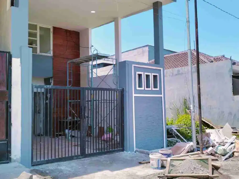 dijual rumah 2 lantai