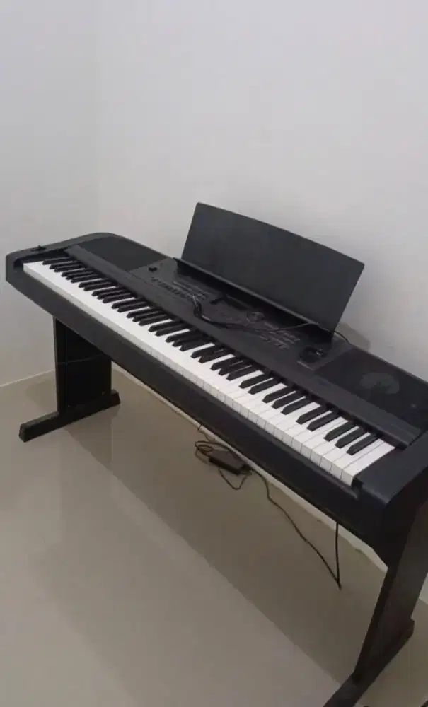 Yamaha piano keyboard DGX 670