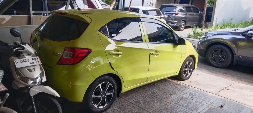 Honda Brio Satya E CVT Hijau Metalic