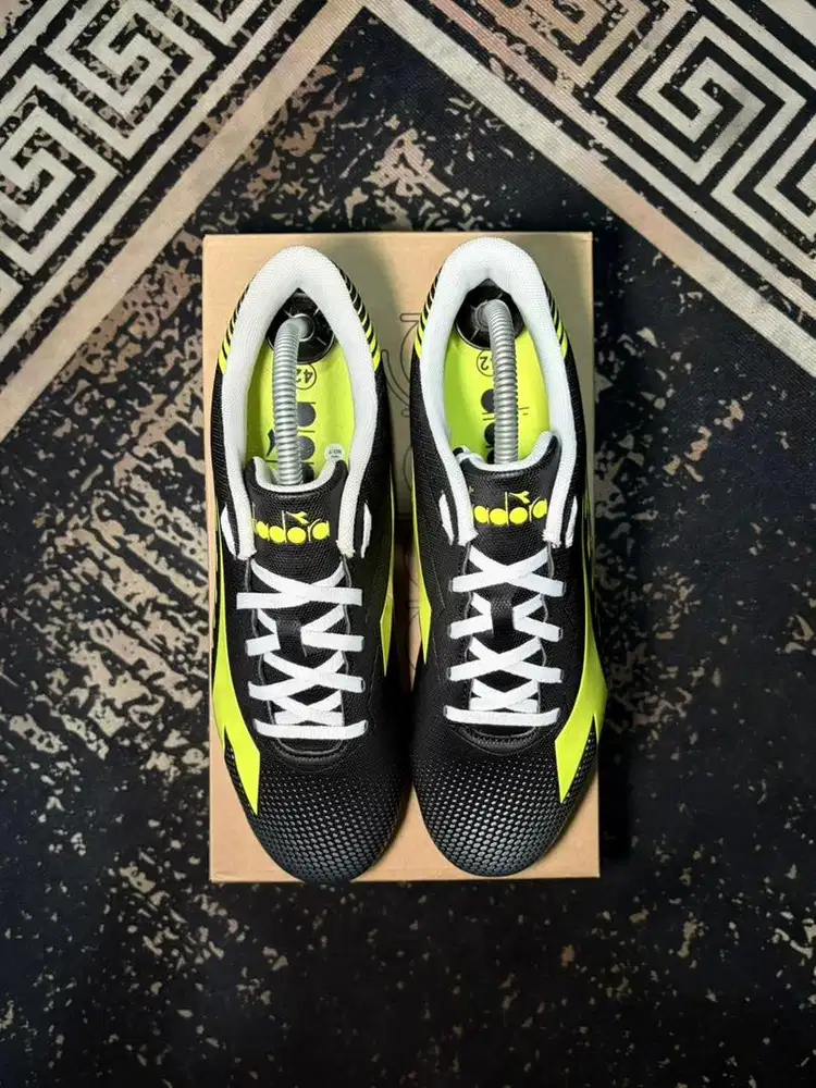JUAL CEPAT SEPATU BOLA DIADORA PICHICHI 8 BLACK