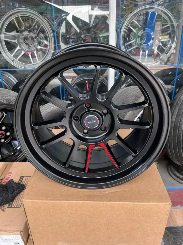 Venom5 spider Ring 18x9 pcd 5x114,3 ET 20 innova reborn zenix