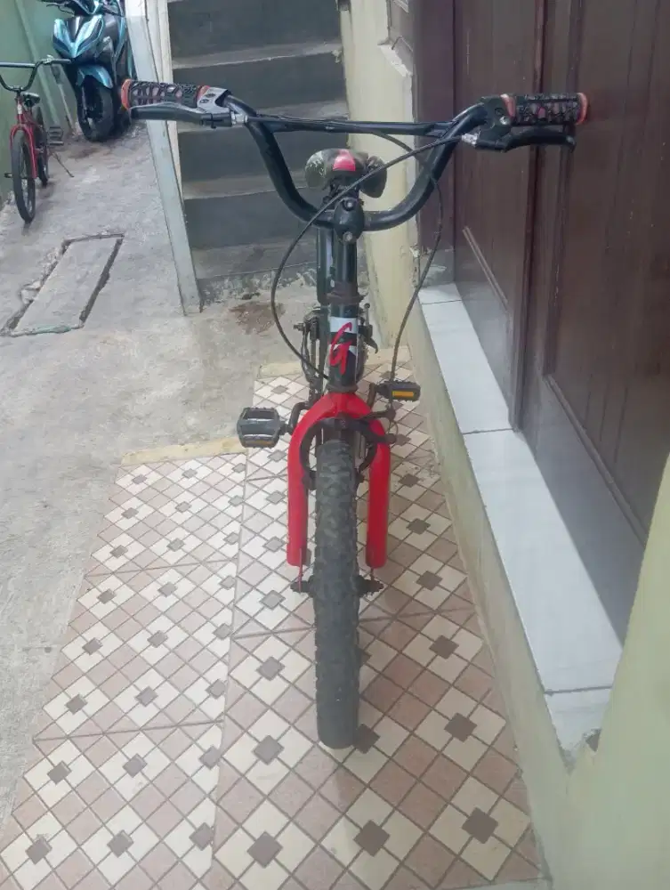 Di jual sepeda BMX anak merek Genio
