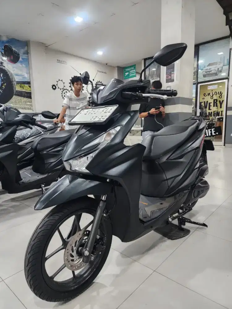 HONDA BEAT DELUXE SMARTKEY KM LOW SIAP PAKAI