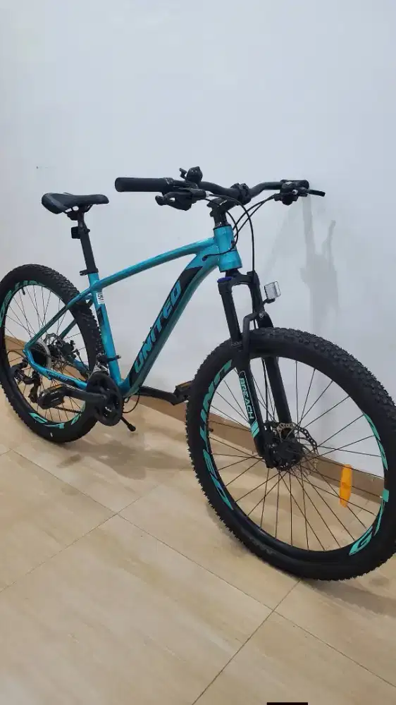 United Monanza 4.0 Alloy Like new