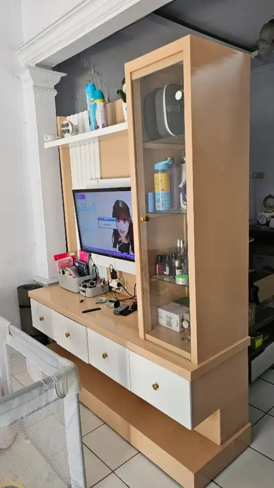 Buffet TV, kondisi masih bagus banget