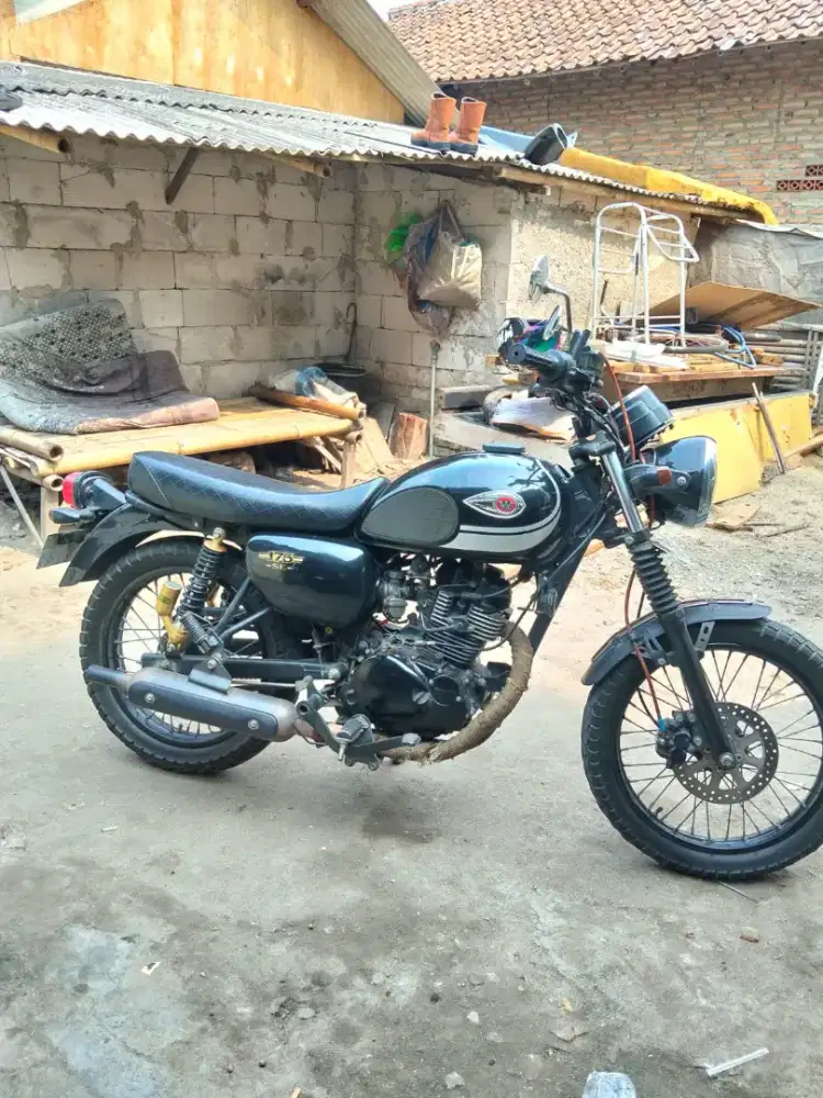 Kawasaki w175 SE