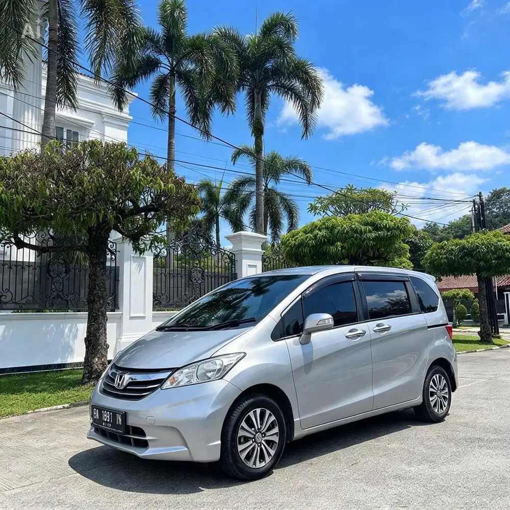 Honda Freed psd facelift 2012 istimewa