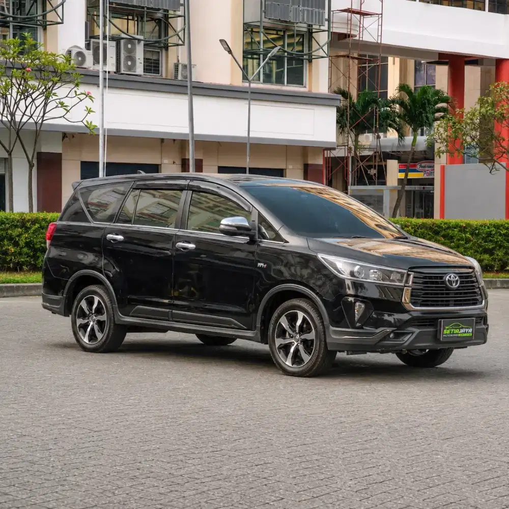 Toyota innova venturer bensin 2000cc matic 2022