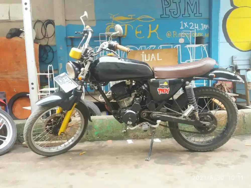 Di jual motor clasic Besic Megapro