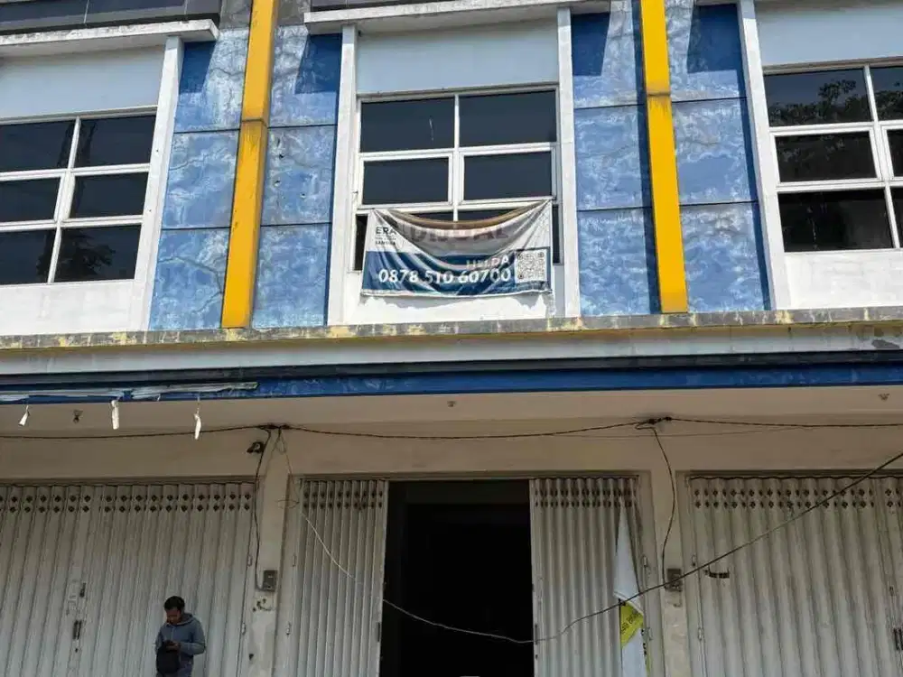 DIJUAL / DISEWA RUKO 3 Lantai STRATEGIS JL. VETERAN GRESIK Ja Tim