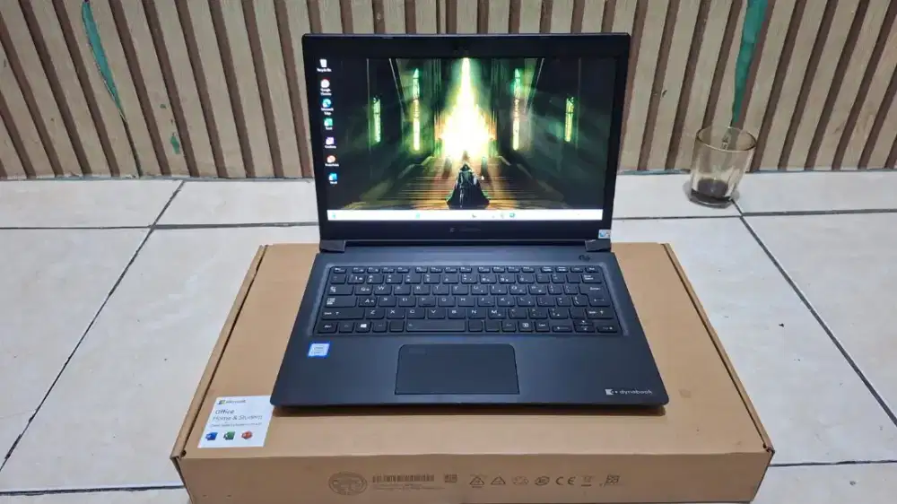 Laptop Toshiba dynabook S73