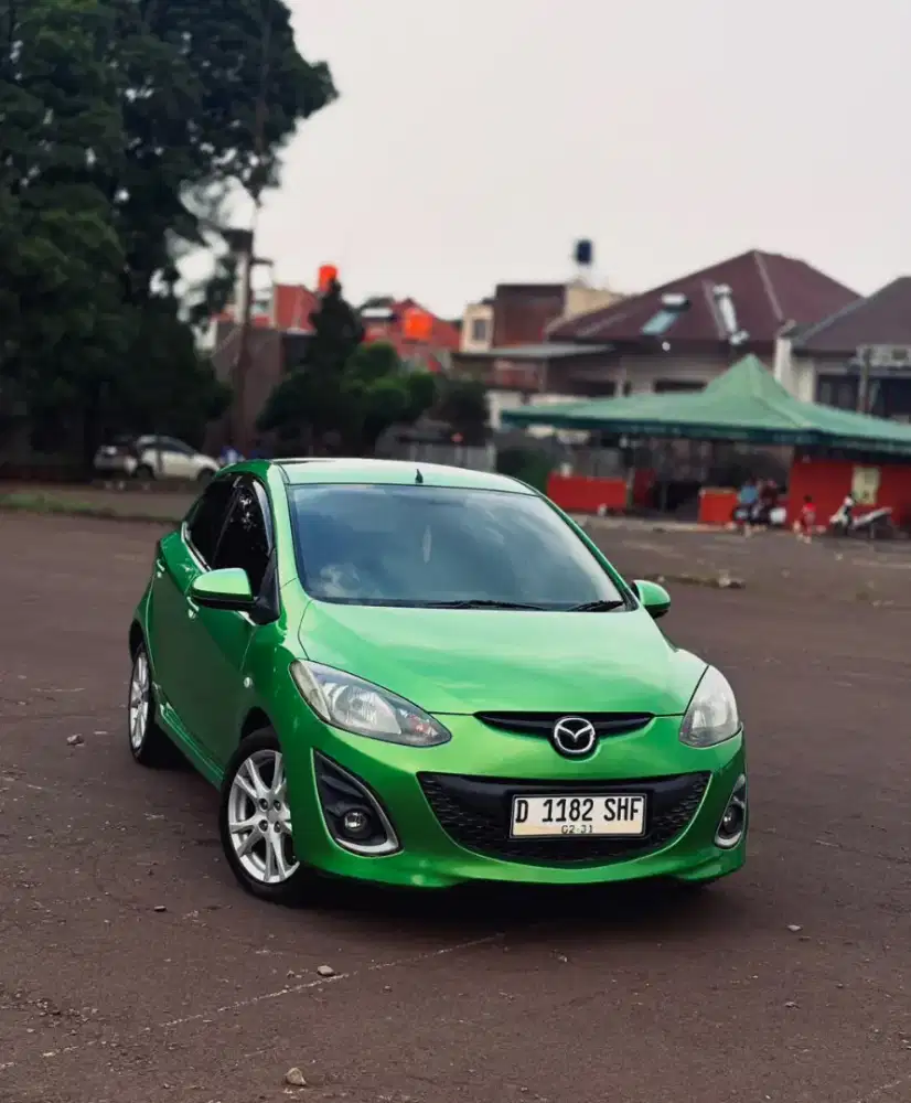 Mazda 2 2010 at hijau