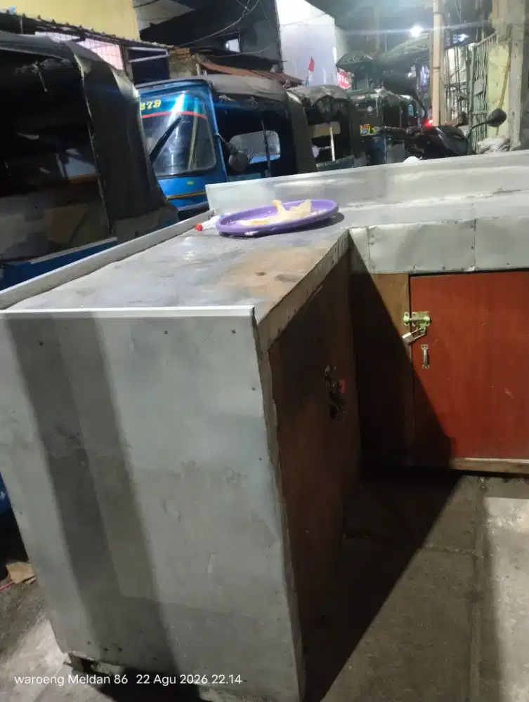 Meja untuk jualan