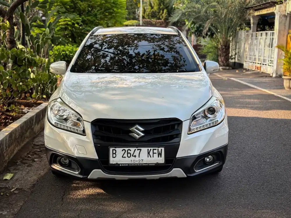 S-Cross SX4 AT 2017 Putih DP 8jt Cash Atau Kredit Terbaik SeOLX!
