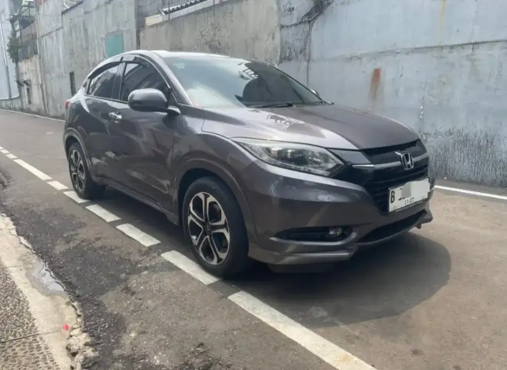Honda hrv e cvt tahun 2017 model prestige 
Full orisinil body kaleng
