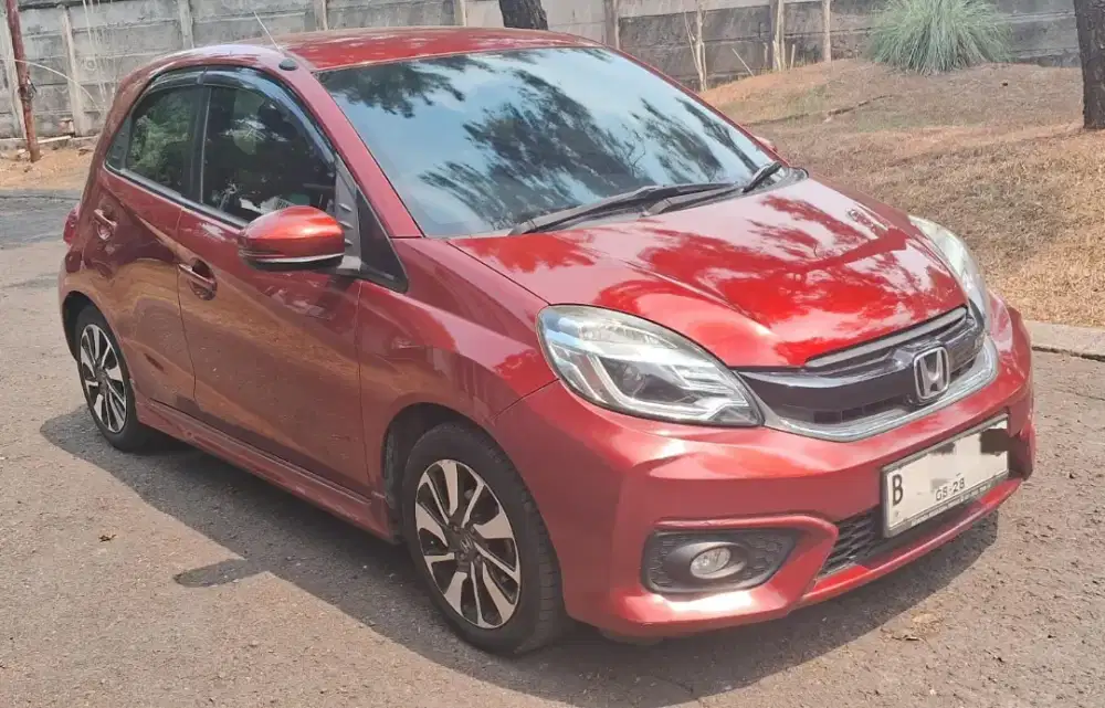 Honda brio RS matic tahun 2017 km 99rb pajak panjang servis record