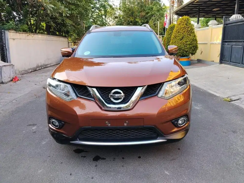 Nissan X-trail 2.0 Automatic 2015 Orange.