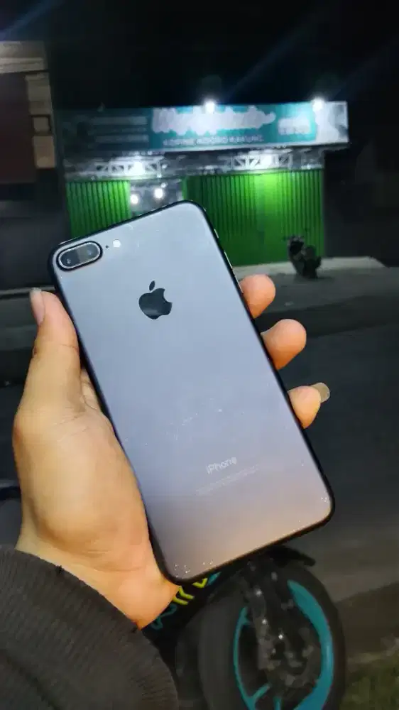 iPhone 7plus 128gb