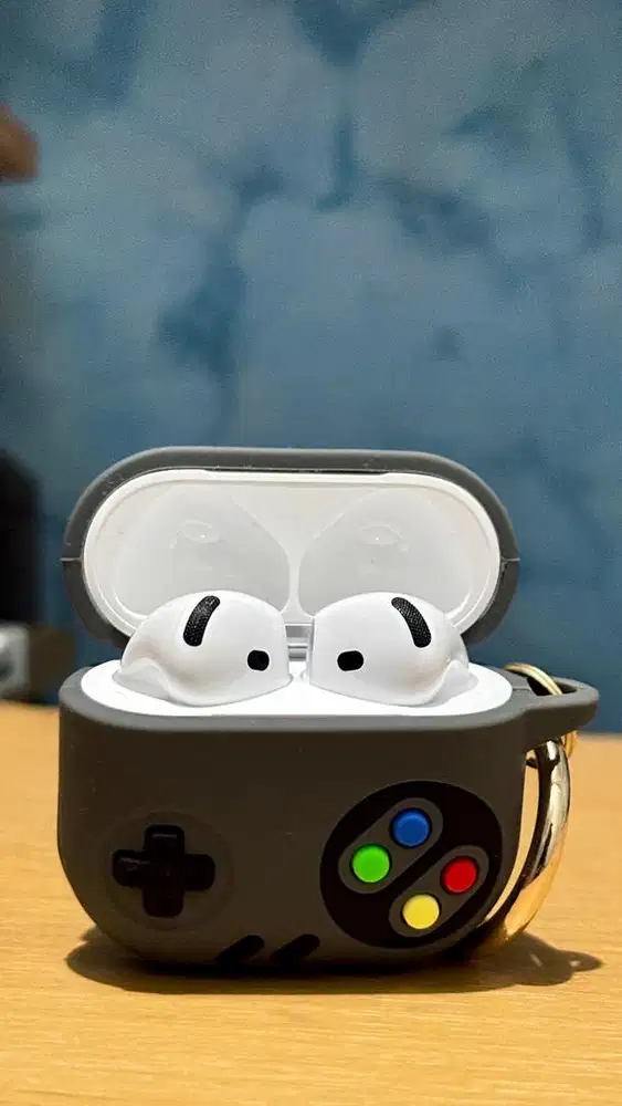 WTS Apple AirPods 4 (ANC) ex iBox