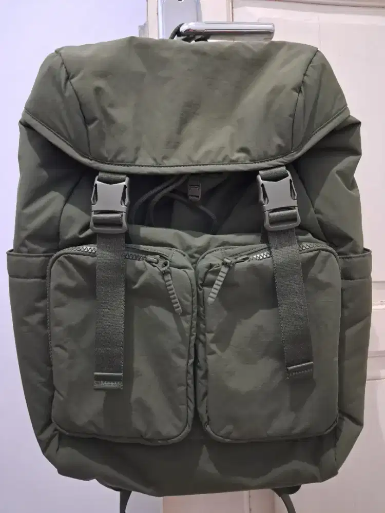Tas Ransel Uniqlo hijau army original 100%
