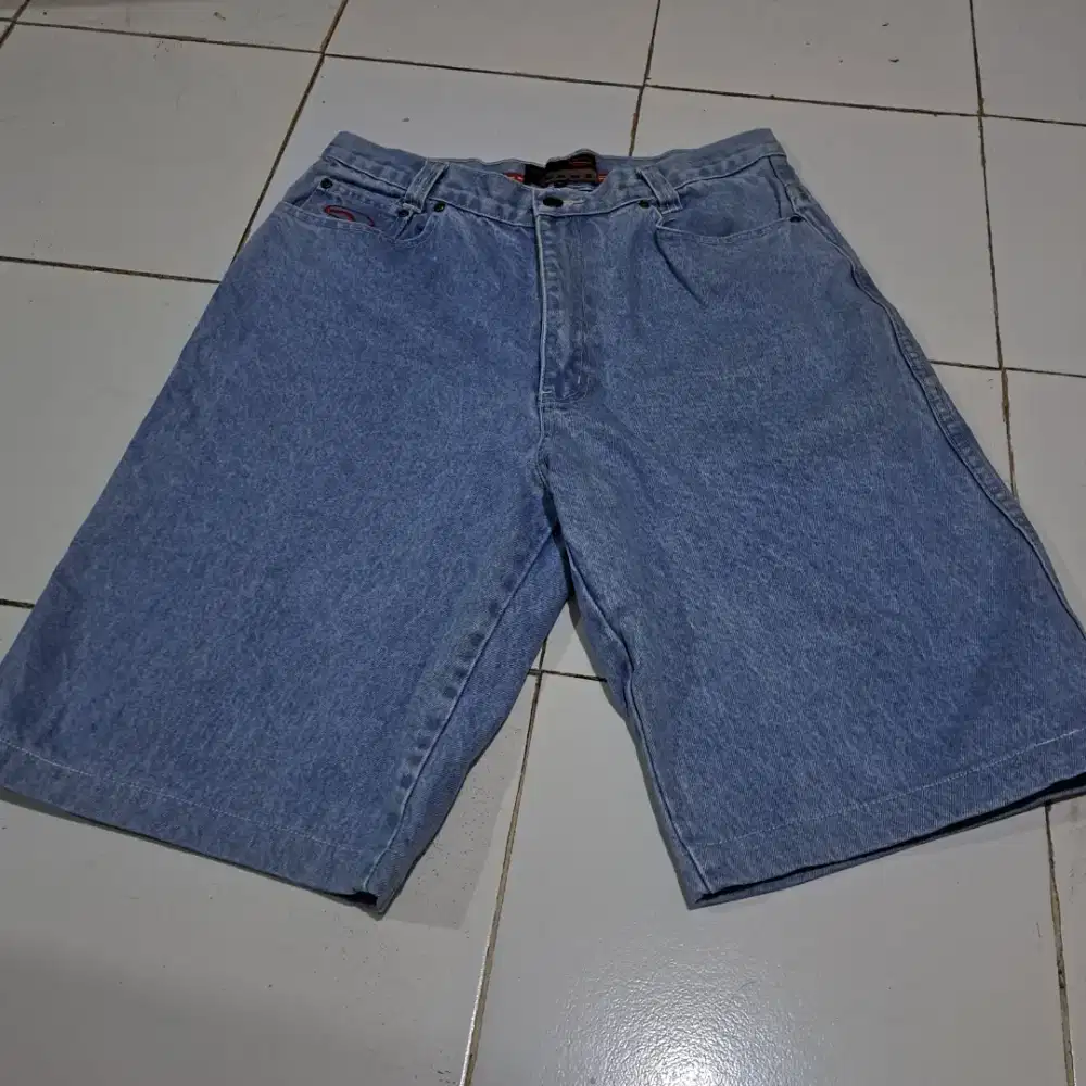 Celana pendek vans ori second full embos size 32