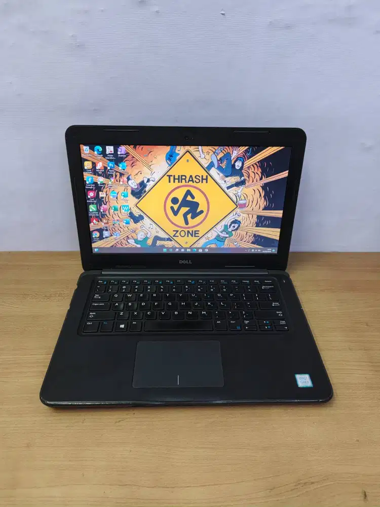 DELL Latitude 3380 core i5 7200U ram 8GB SSD 256GB 13.3HD siap kerja