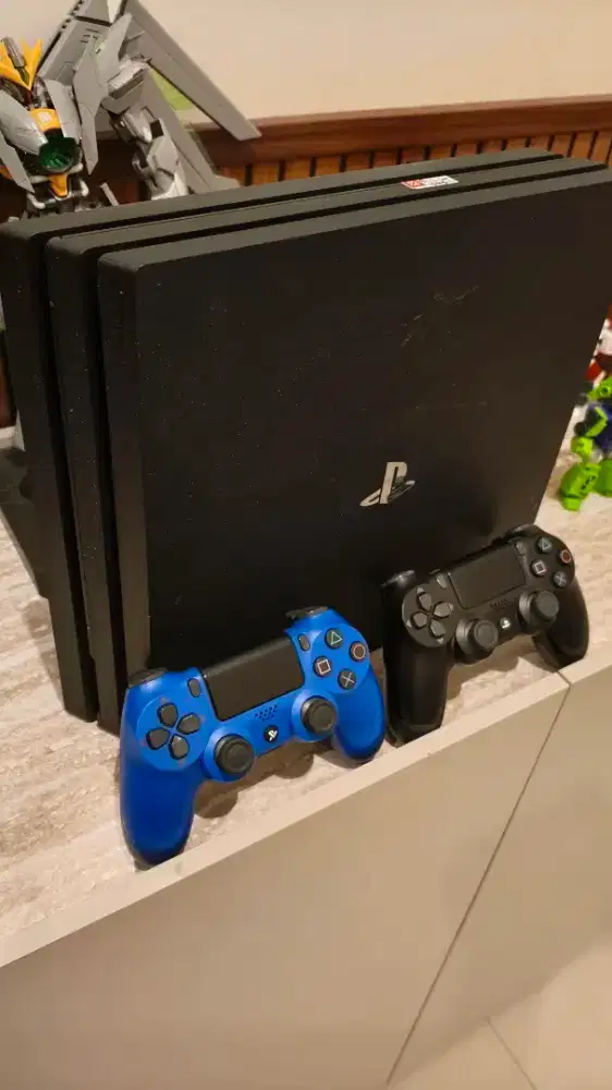SONY PS4 Pro 1 Tera Seri 72 Original OFW + Game original