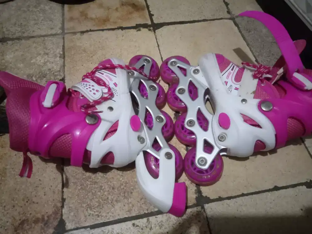 dijual sepatu roda ank merek power superb ukuran s Nomor 30-34