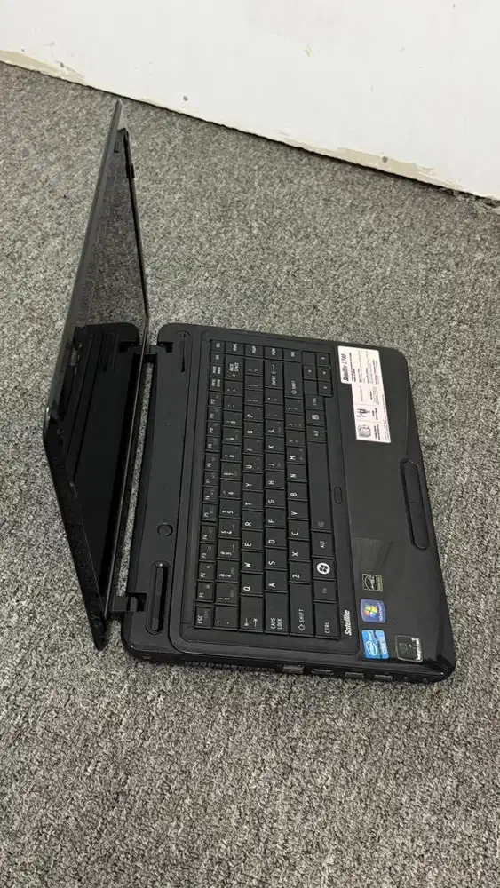 Laptop intel Core i5 RAM 4gb /650gb DVD-R WiFi Semua Normal Jual Murah